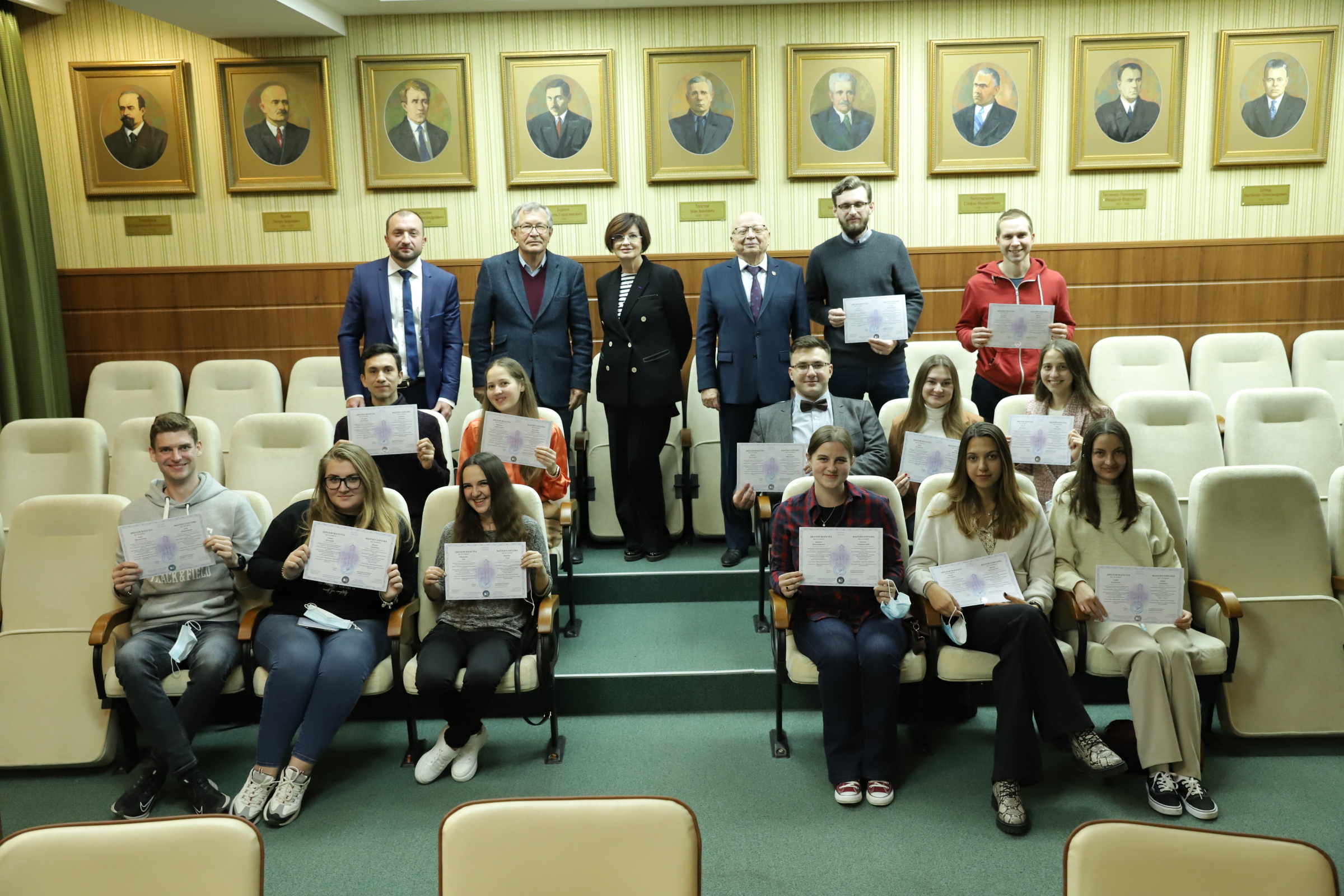 Захист магістерських дипломних робіт та вручення дипломів випускникам спільної Франко-української програми «Бізнес-інформатика» між ХНЕУ ім. С. Кузнеця та Університетом ім. Люмьєра Ліон2 (Франція)